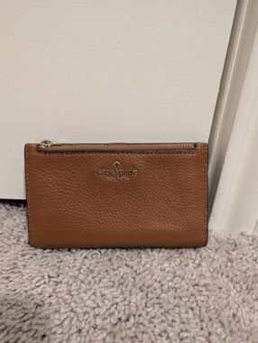 kate spade Pebbled Leather Zip Card Wallet - Brown
